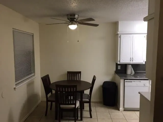 Two-Bed One-Bath Downstairs Close To Fort Sill!