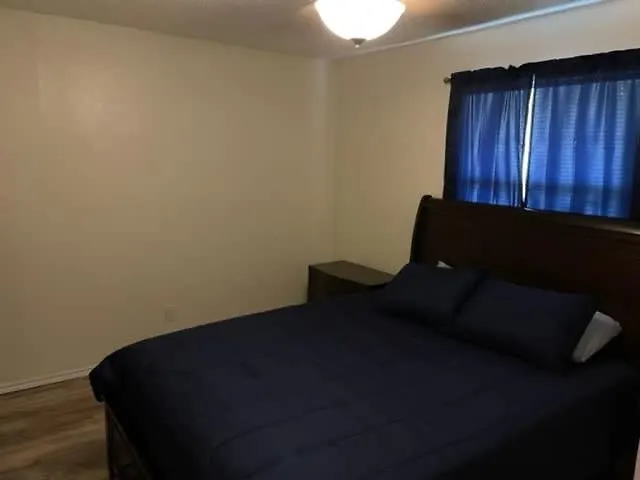 Comfortable Downstairs 2 Bed Next To Fort Sill