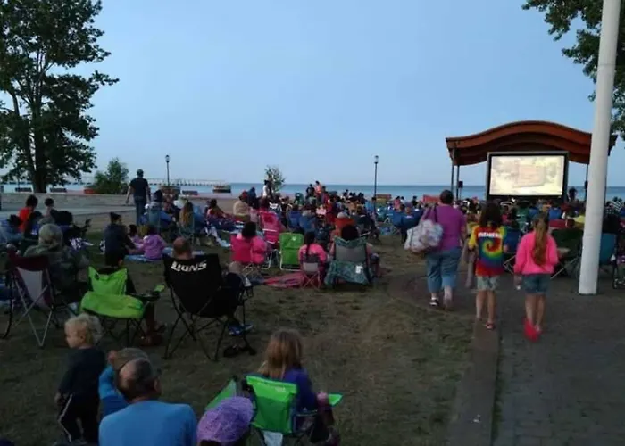 Beach Club Of Oscoda Captains Watch On The Lake
