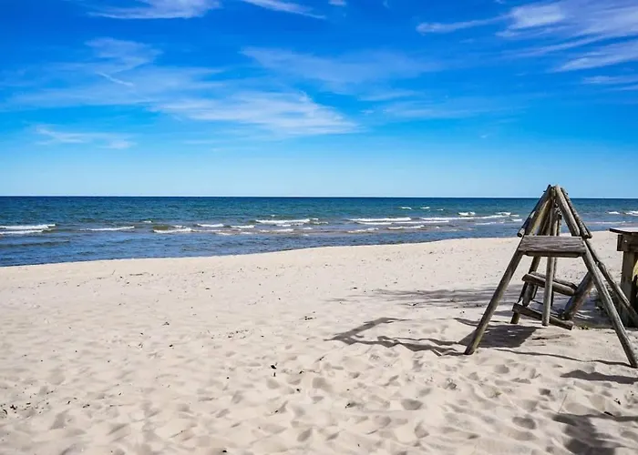 Beach Club Of Oscoda Captains Watch On The Lake