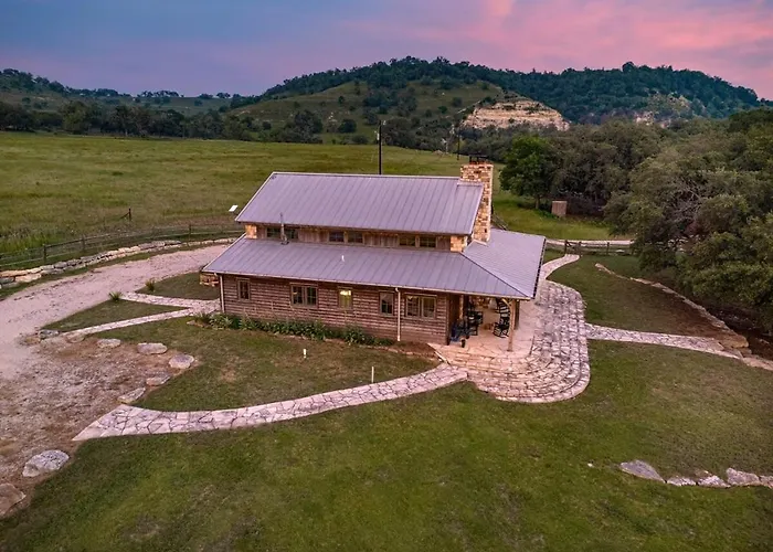 River Hill Ranch, Great Views & River Access!