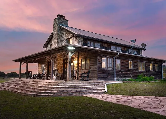 River Hill Ranch, Great Views & River Access!