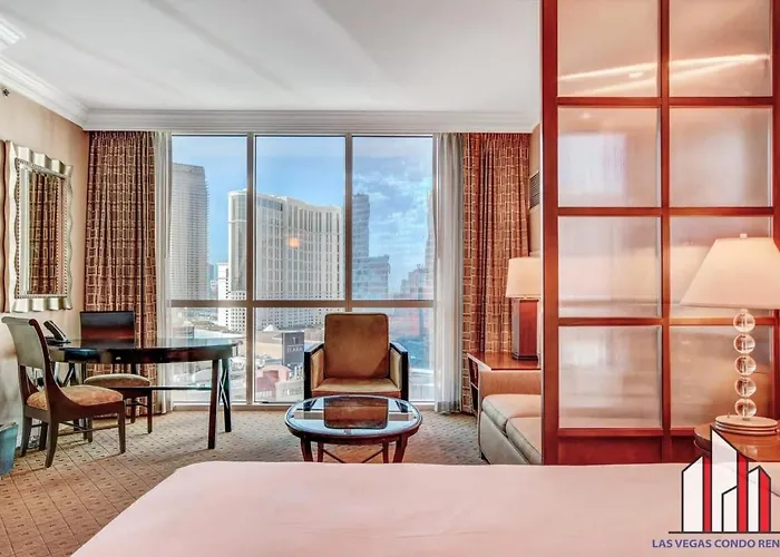 Mgm Signature-Strip View Jacuzzi Studio Work Desk