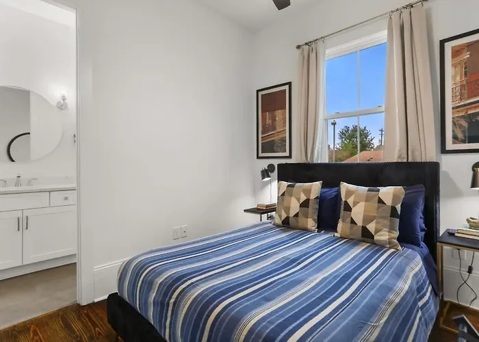 Luxury 4Bd With Pool And Off Street Parking
