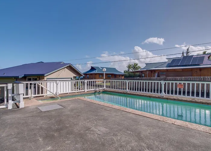 Oceanfront Keaau Gem: Ocean & Sunrise Views, Pool