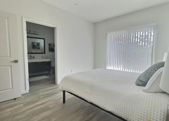 Sonoma Grove Suites
