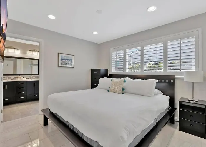 New Cheerful Villa, Pool, Spa, Mini Golf, Game Room, Fire Pit Next To Disneyland