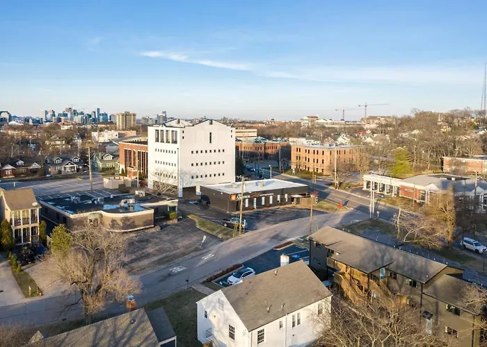 Bright Condo By Vanderbilt And Belmont, 3 Miles To Downtown
