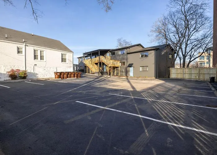 Bright Condo By Vanderbilt And Belmont, 3 Miles To Downtown