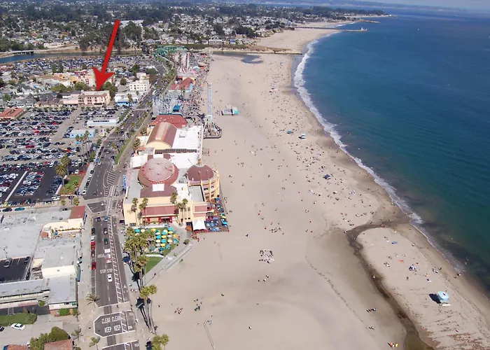 Carousel Beach Inn