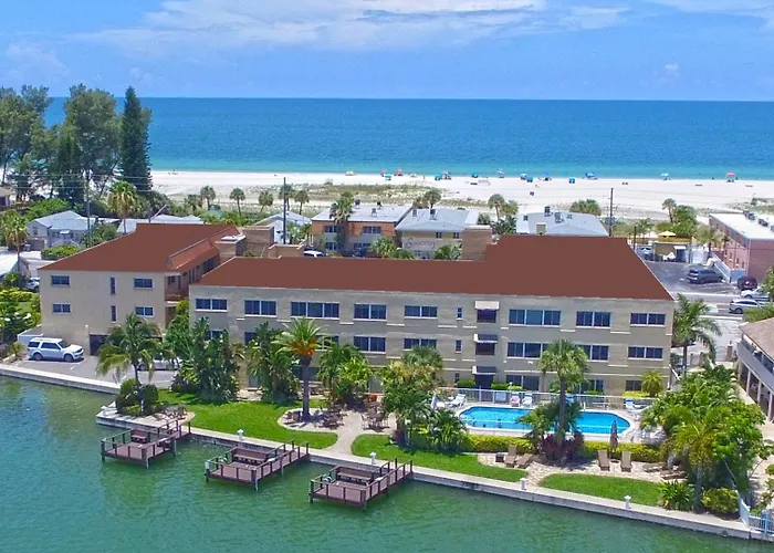 Treasure Island Beach, Fl Waterfront Condo Located Steps Away From The Intracoastal Waterway