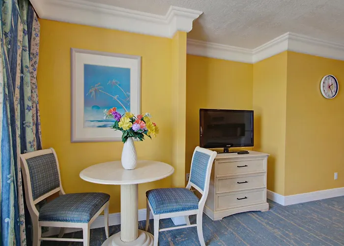 Direct Oceanfront, Fantastic Ocean View, Separate Bedroom ! - Pools Open !