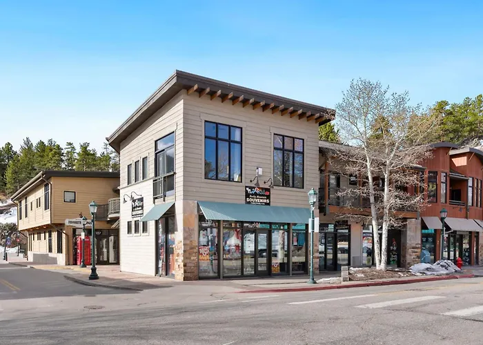 Spacious Dtwn Estes Park Loft Condo: 4 Mi To Rmnp