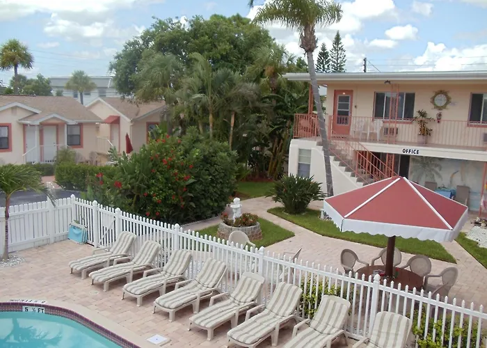 Carlton House Motel And Suites