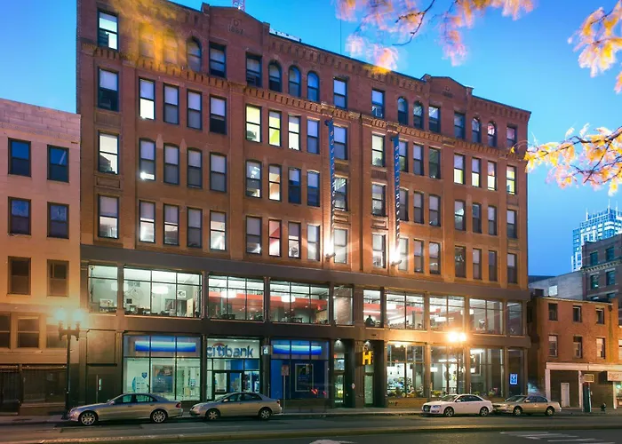 Hi Boston Hostel