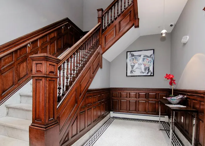 A Stylish Stay W/ A Queen Bed, Heated Floors.. #15