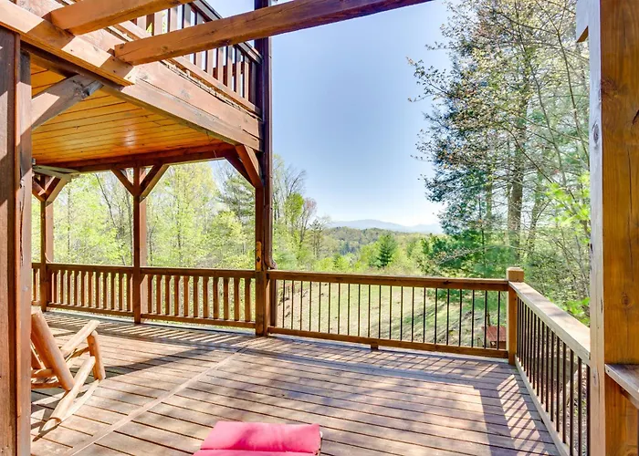 Ellijay Hideaway W/ Hot Tub, Views & Game Room!