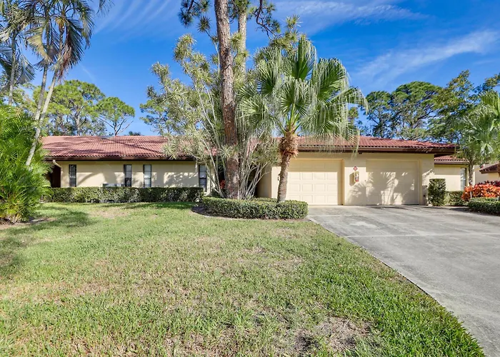 Lanai + Community Pool Access: Sarasota Oasis!
