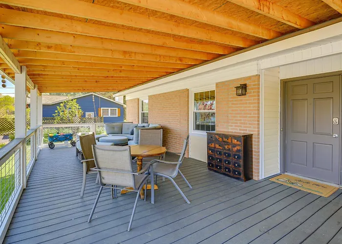 Lakefront Kingsport Home W/ Private Hot Tub!