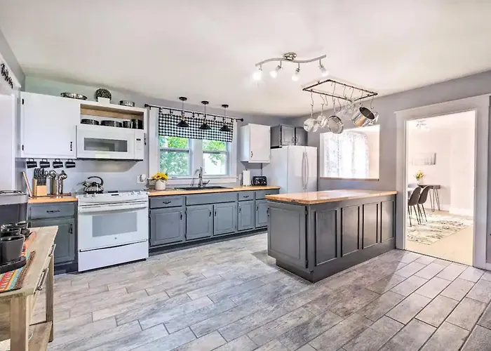 Charming Bingham Home Near Outdoor Adventure, Pet Friendly!