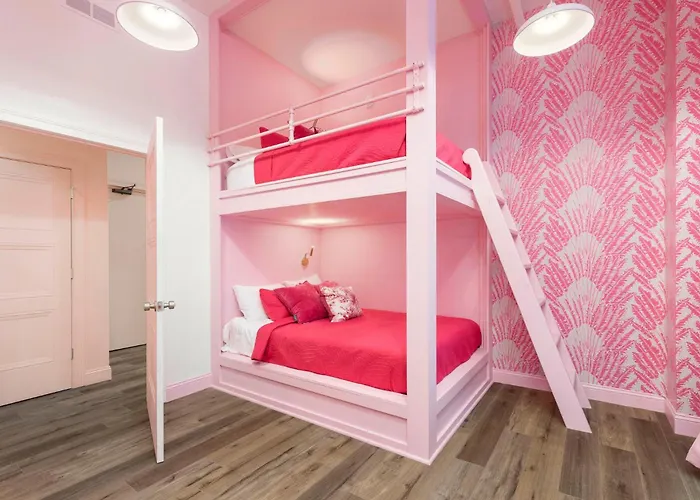The Kentucky Rose By Hollyhock Suites