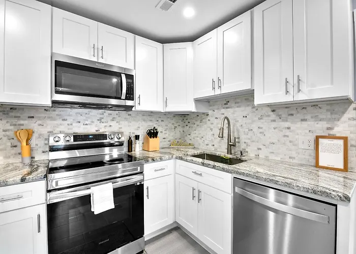 3 Bedroom Apartment On Forestville Bristol