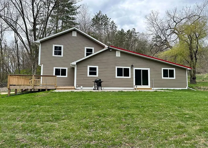 Huge 5 Bedroom 2 12 Bathroom And Pet Friendly