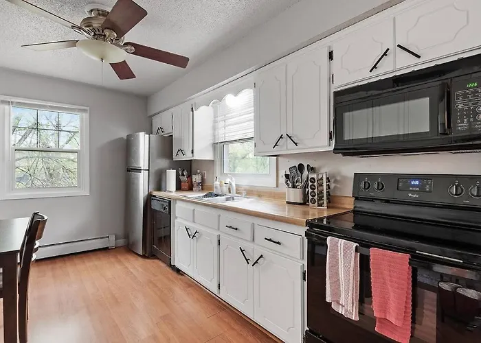 Tranquil 2Br Apt Mpls - 8075 Apt 3