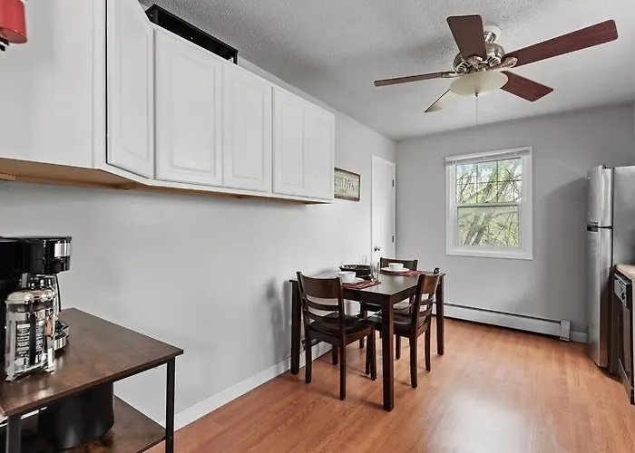 Tranquil 2Br Apt Mpls - 8075 Apt 3