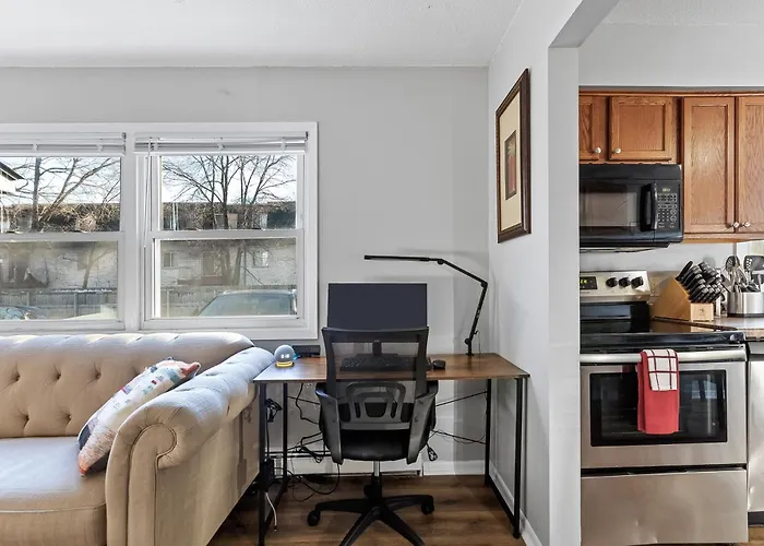 Tranquil 2Br Apt Ne Mpls - 8073 Apt 2