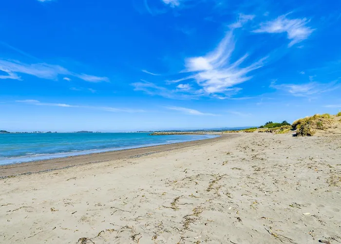 Peaceful Eureka Beach Cottage W/ 30-Foot Dock