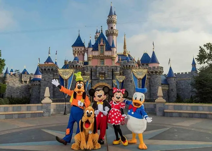 2 Miles To Disneyland -Free Parking! In Anaheim Ca
