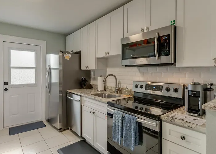 Tranquility Seahorse Suite - Oceanfront Paradise!