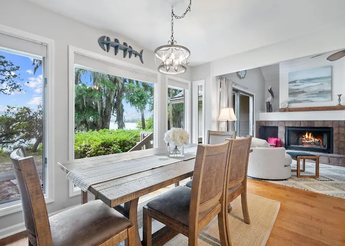 Newly Listed Bluff Villa With Creek And Golf Course Views