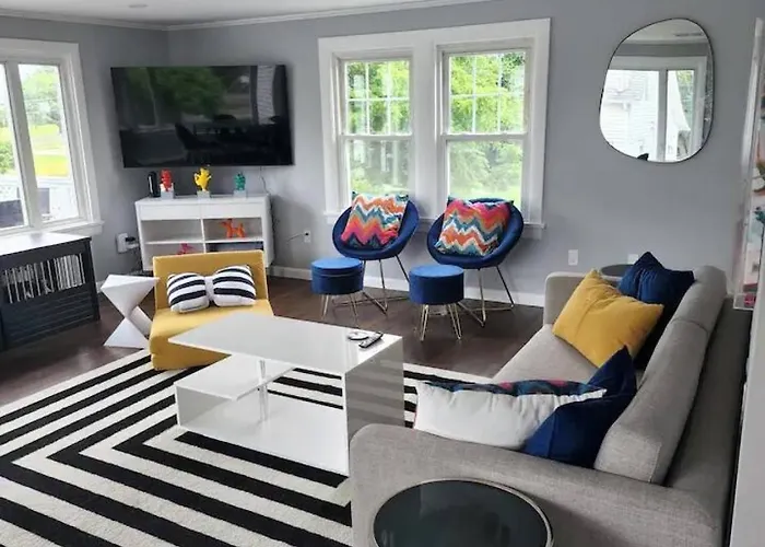 Middletown Modern Apartment W/ Private Deck - Ribryan Properties