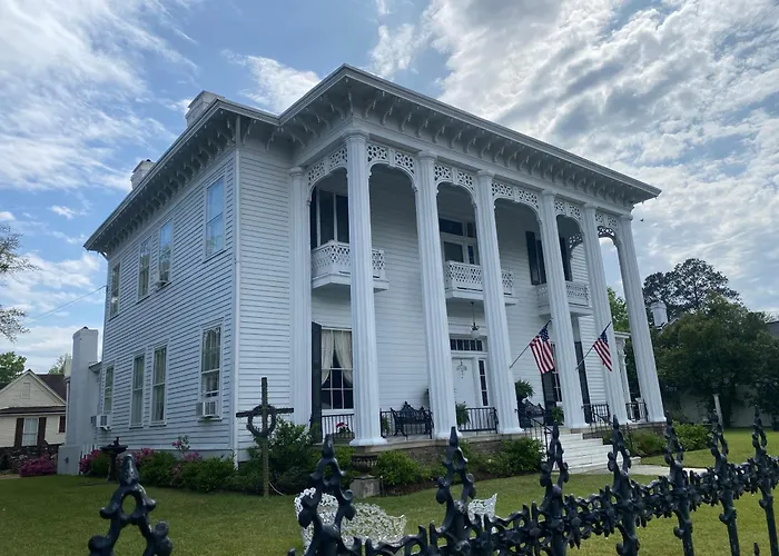 Shadowlawn Bed And Breakfast