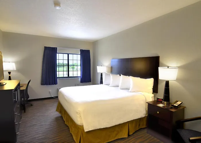 Cobblestone Inn & Suites - Holstein