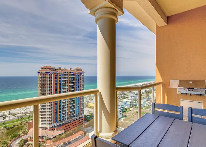 Pensacola Beach Penthouse W/ View + Pool Access!