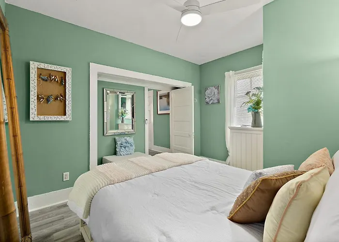 Casa Maria 3- Historic Charming Apt, Steps To Everything Downtown!