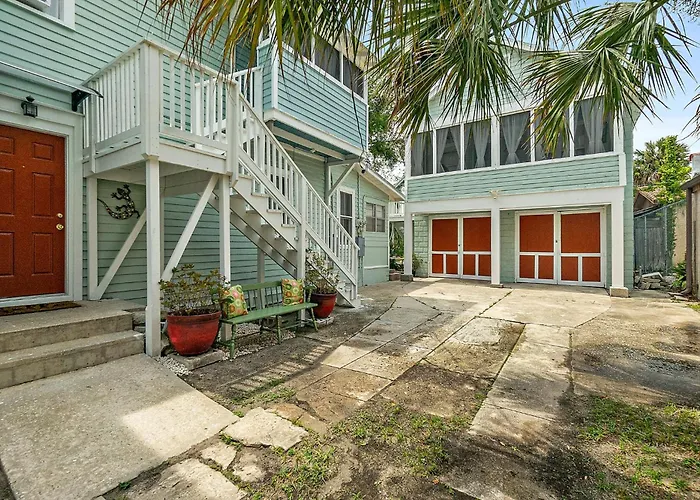 Casa Maria 3- Historic Charming Apt, Steps To Everything Downtown!