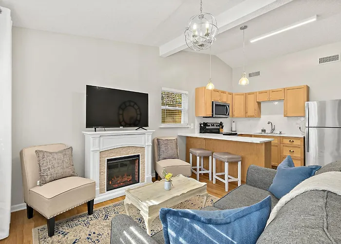 Cozy Uptown Guest House