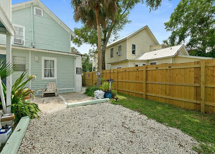 Casa Maria 2- Charming, Quaint Apt Next To Everything Downtown!