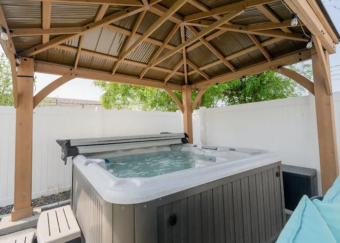 Updated Family Friendly Hillyard Gem New Hot Tub!