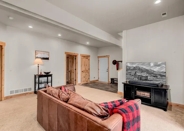 Epic Views! Luxury Cabin - Hottub, Bbq - Close To Ski, Trails, Red Rocks