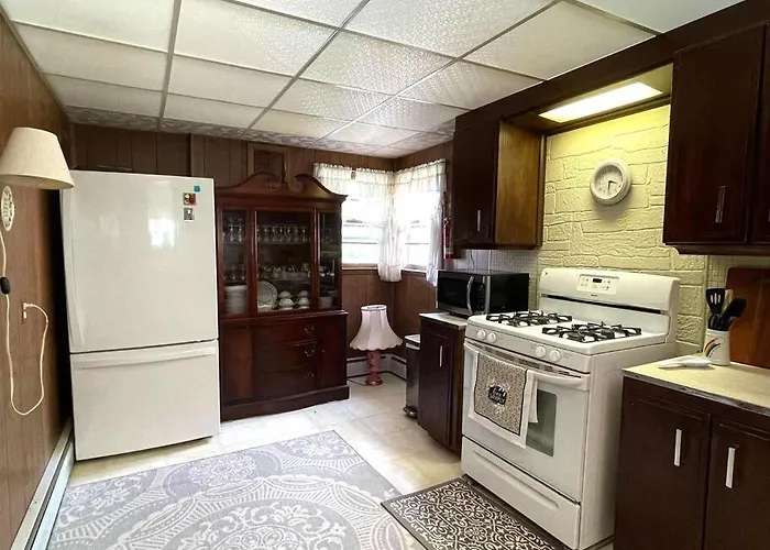 Entire Home In Buffalo - 6 Guests 3 Bedroom 1 Bath - Convenient Location - 25Min To Niagara Falls