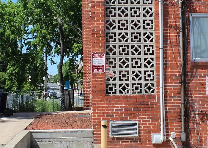 Cozy 3 Bedroom Min To National Mall Great Location And Free Parking