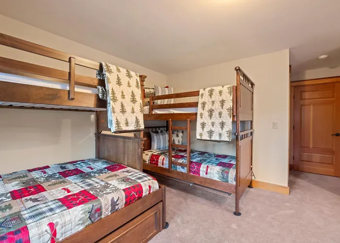 Luxury Family Lodge Hot Tub, Cinema, Game Room