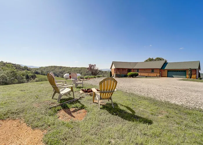 Panoramic Mtn Views: Spacious Tennessee Home!