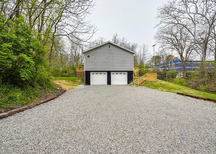 Pet-Friendly Zanesville Haven W/ Game Room!