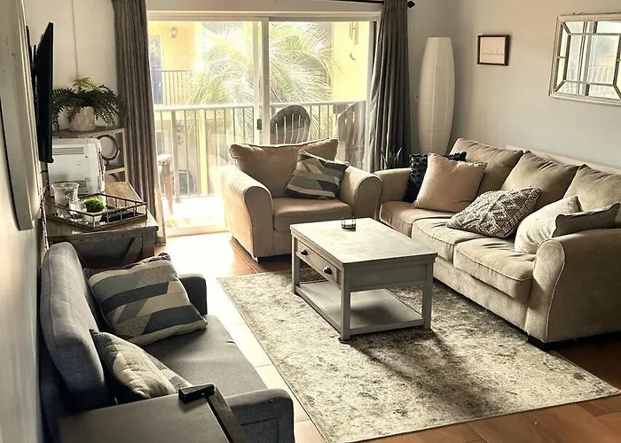 Pelican Inlet-Cozy Beach Condo!